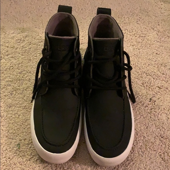 Snow boots
